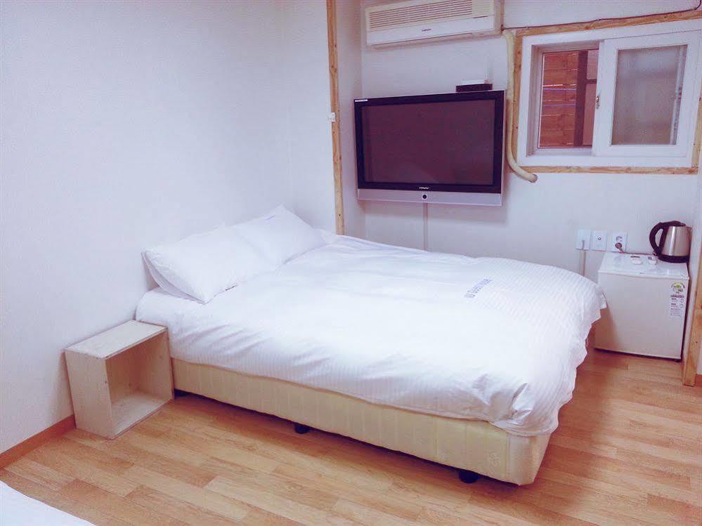 Iu Guest House Myeongdong Seoul Exterior photo