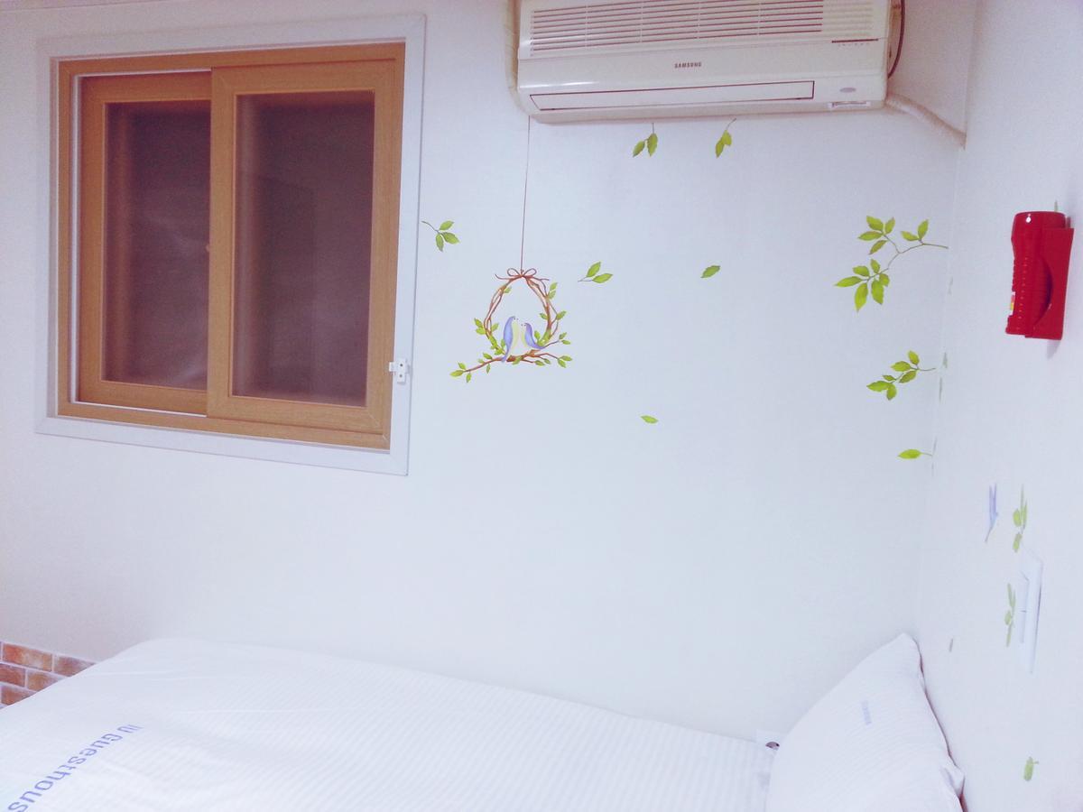 Iu Guest House Myeongdong Seoul Room photo